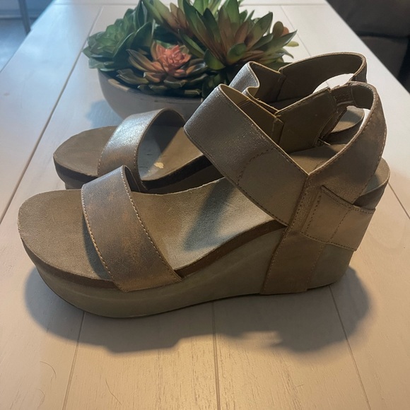 Strictly Comfort Wedges - Picture 3 of 3